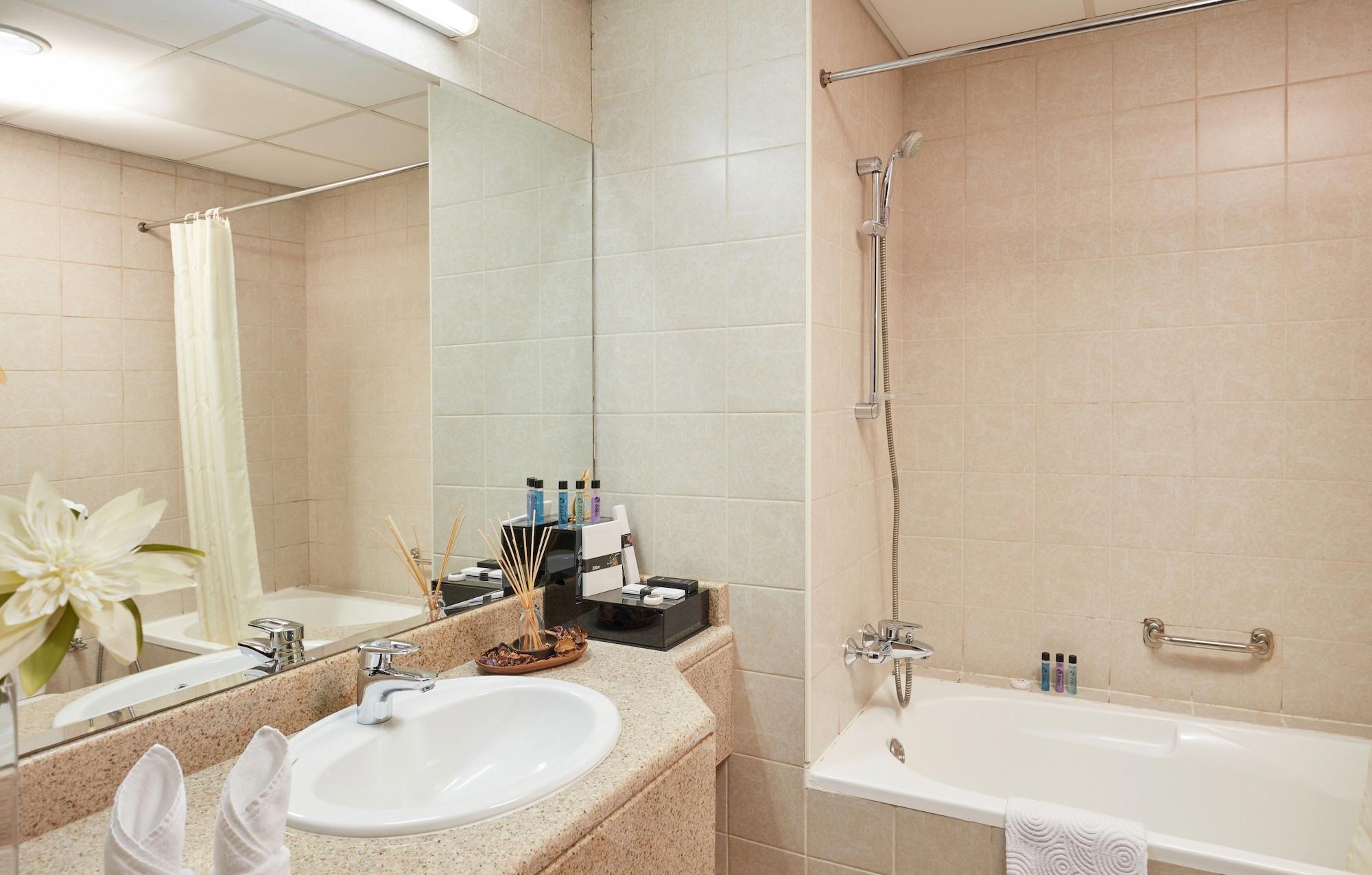 Ziqoo Hotel Apartments Dubai Esterno foto